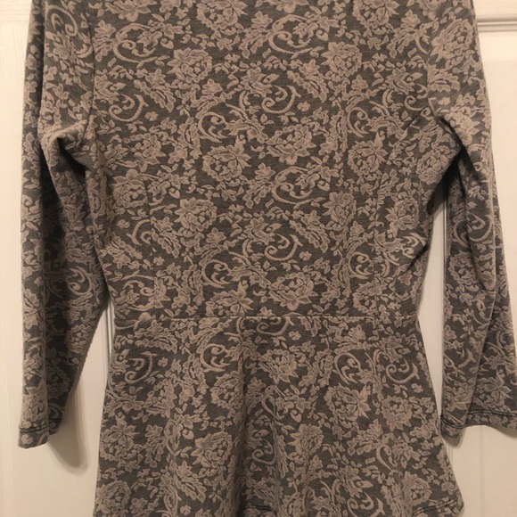 Blouse - Picture 2 of 6